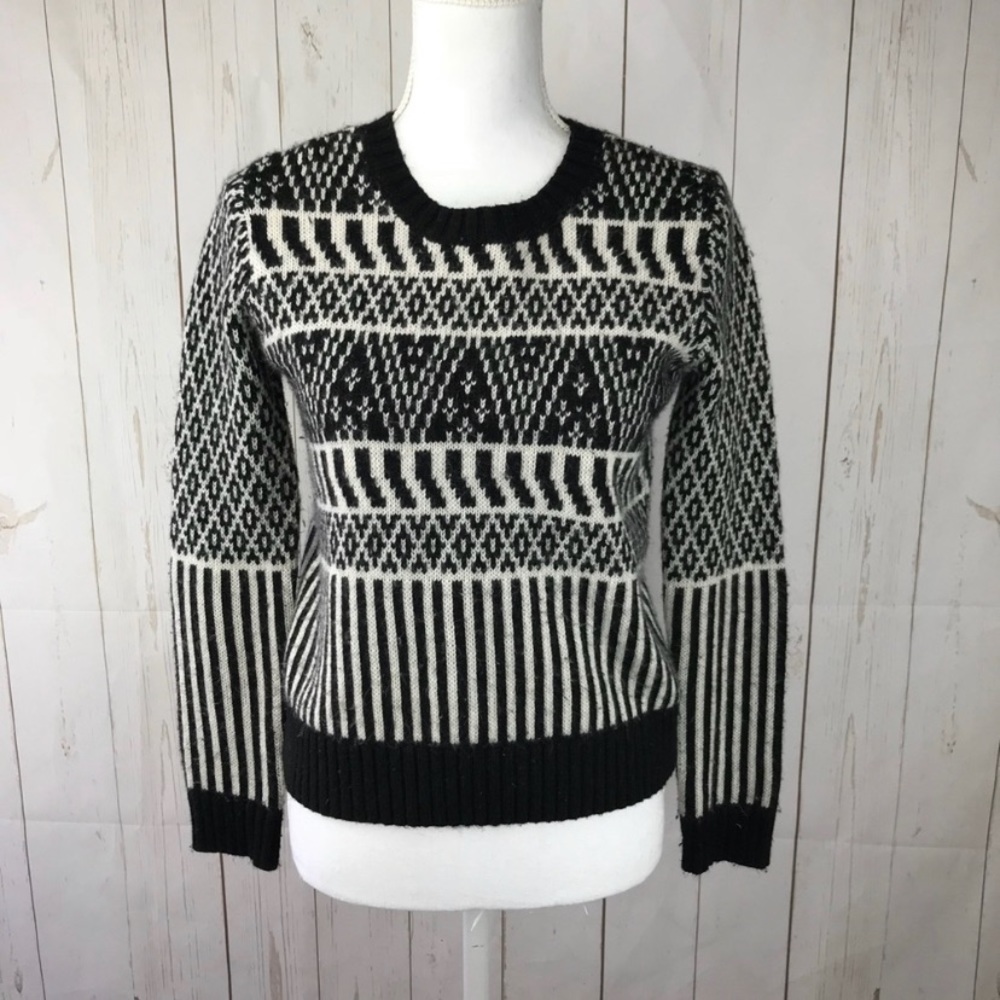 Topshop Black And White Sweater Size 0